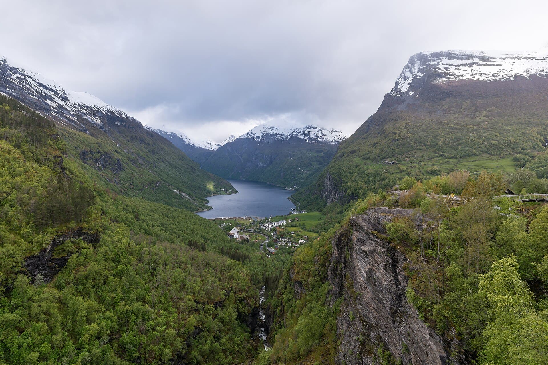 Flydalsjuvet viewpoint, Geiranger