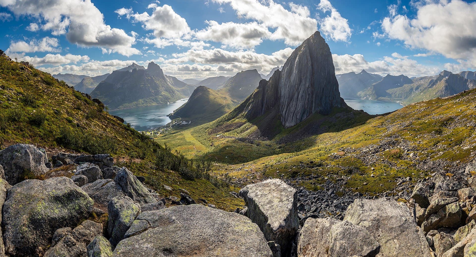 Segla seen from the Hesten ridge, Senja